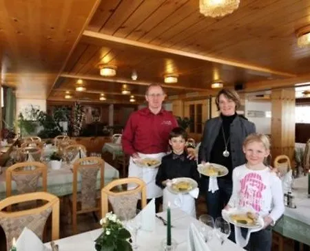 מלון Edelweiss Blatten Loetschental 3*